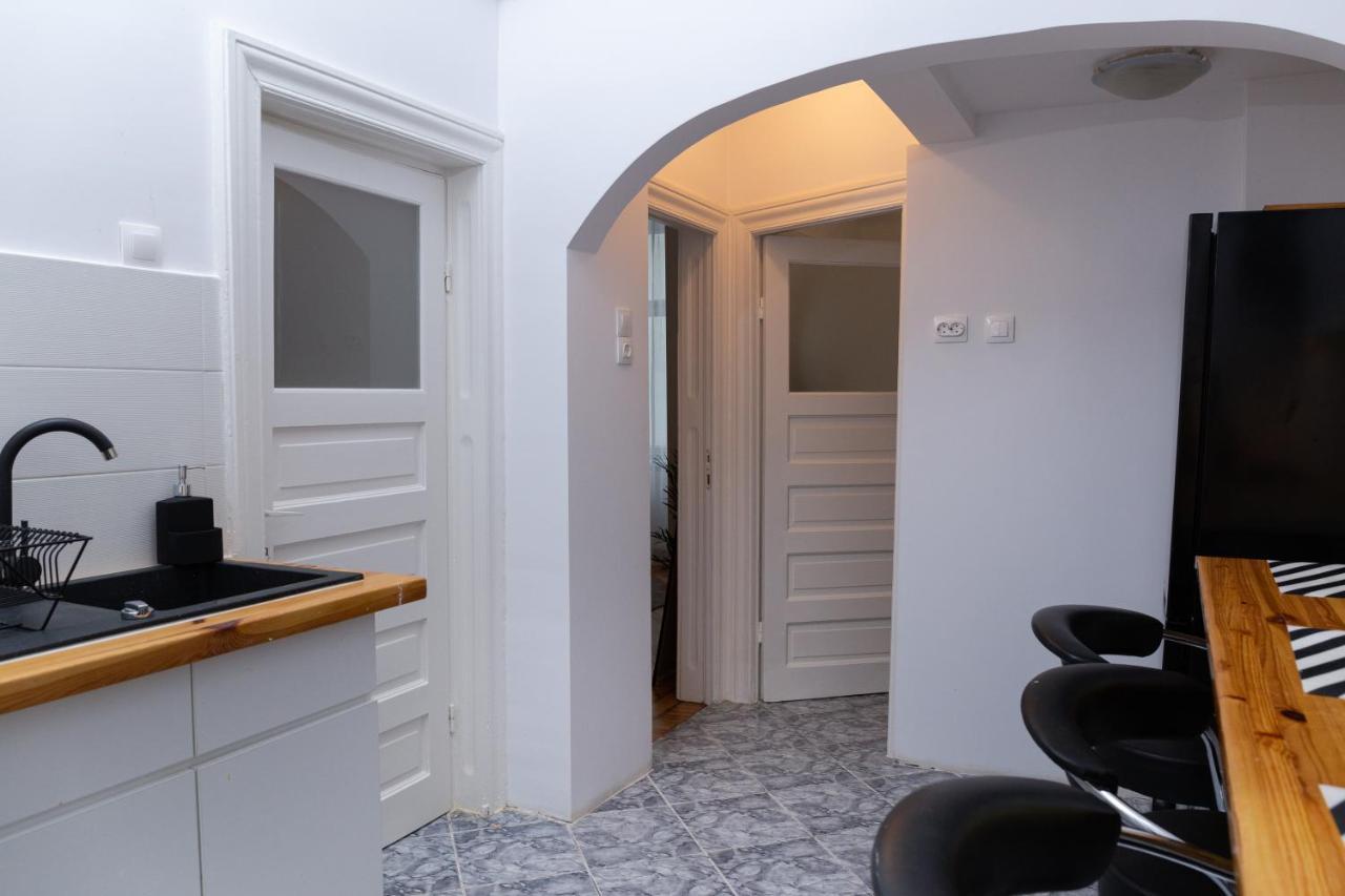 Color Aparments Coposu Blv Apartment Bucharest Exterior photo
